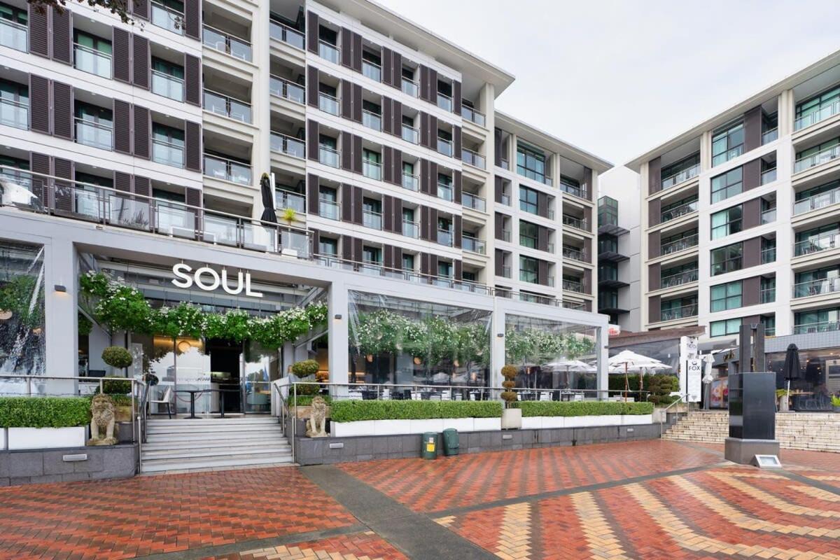 Apartment Spacious Executive Apartmt,great Views! Location *