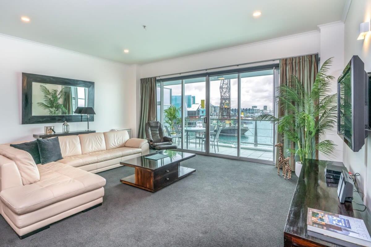 Spacious Executive Apartmt,great Views! Location Apartment