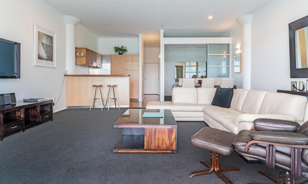 Spacious Executive Apartmt,great Views! Location * Auckland