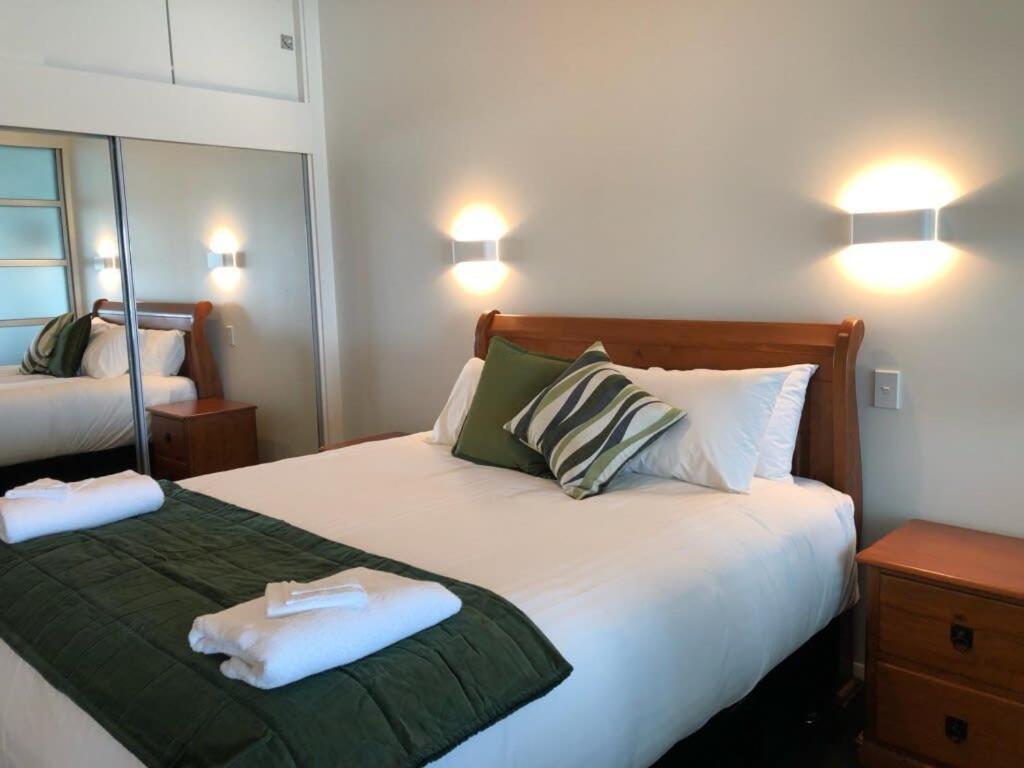 Spacious Executive Apartmt,great Views! Location Apartment *