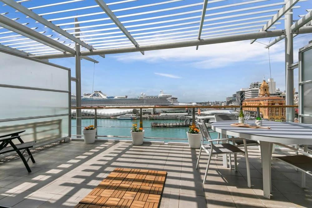 Spacious Water-front -princes Wharf 2219