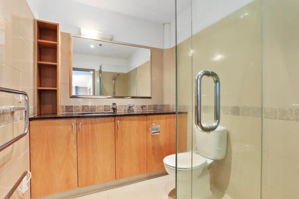 Beautiful Renovated 2 X Bdrm,perfect Location *