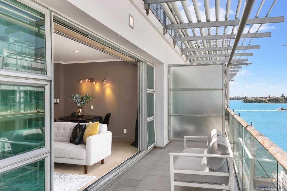 Beautiful Renovated 2 X Bdrm,perfect Location *