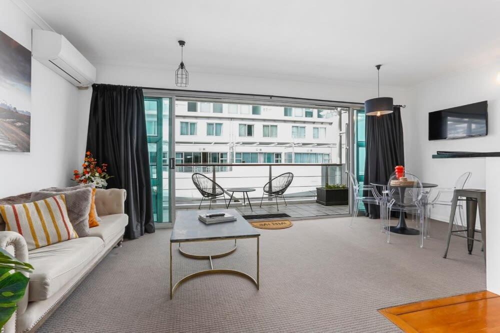 Apartment Funky One Bedroom On Princes Wharf *