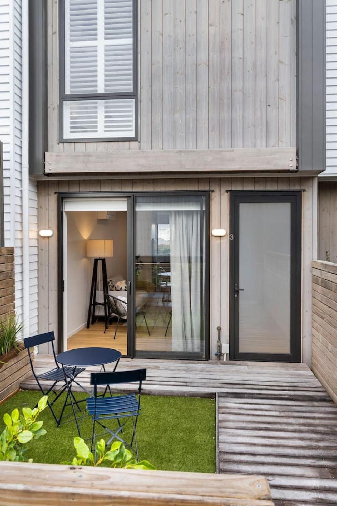 Apartment St Vincent Charmer - Stylish Townhouse W Carpark