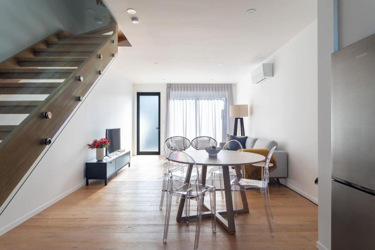 St Vincent Charmer - Stylish Townhouse W Carpark Apartment *