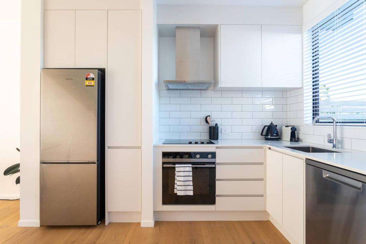 St Vincent Charmer - Stylish Townhouse W Carpark *