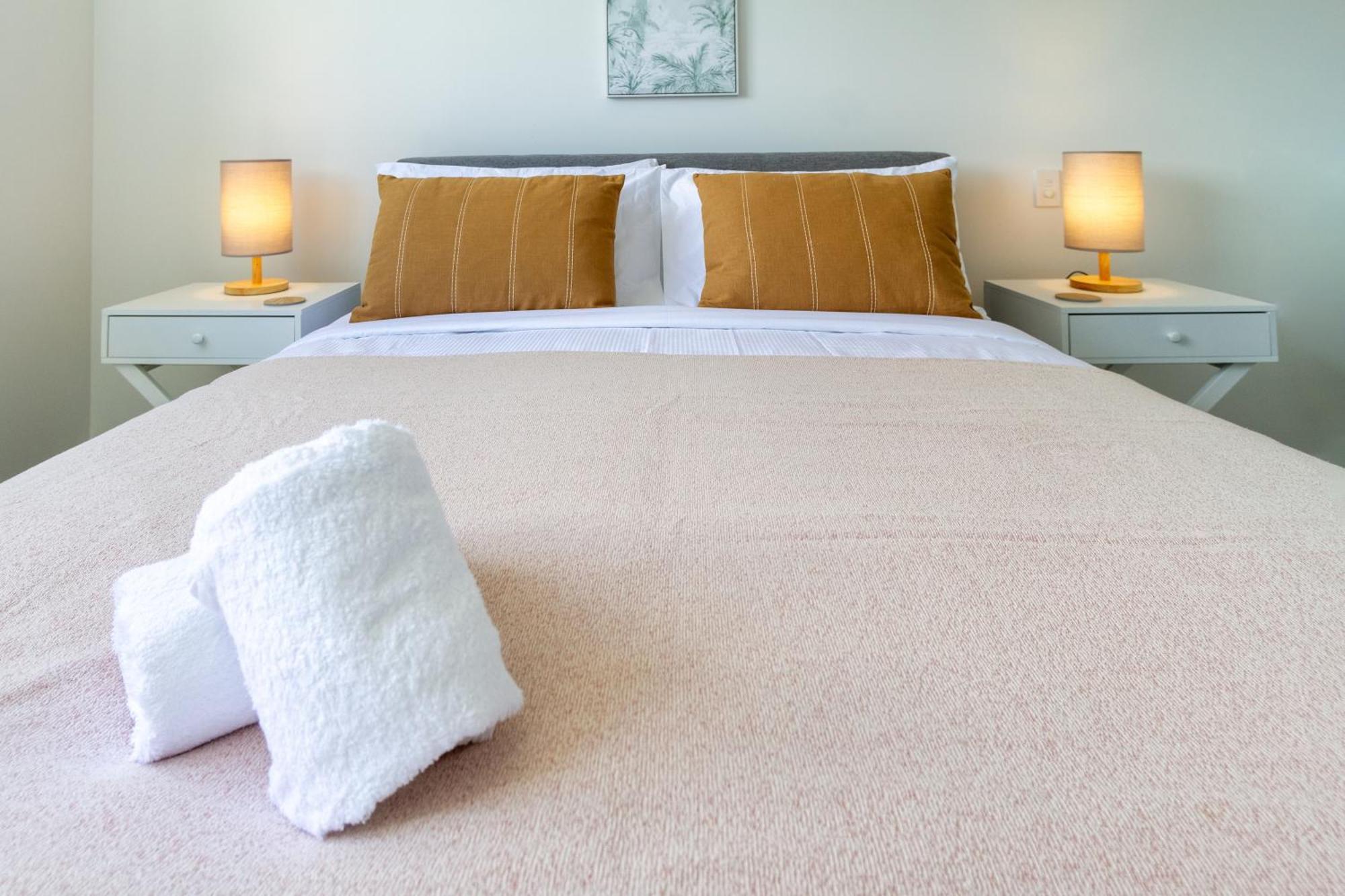 West Retreat 2br Sleeps 4 Apartment Auckland