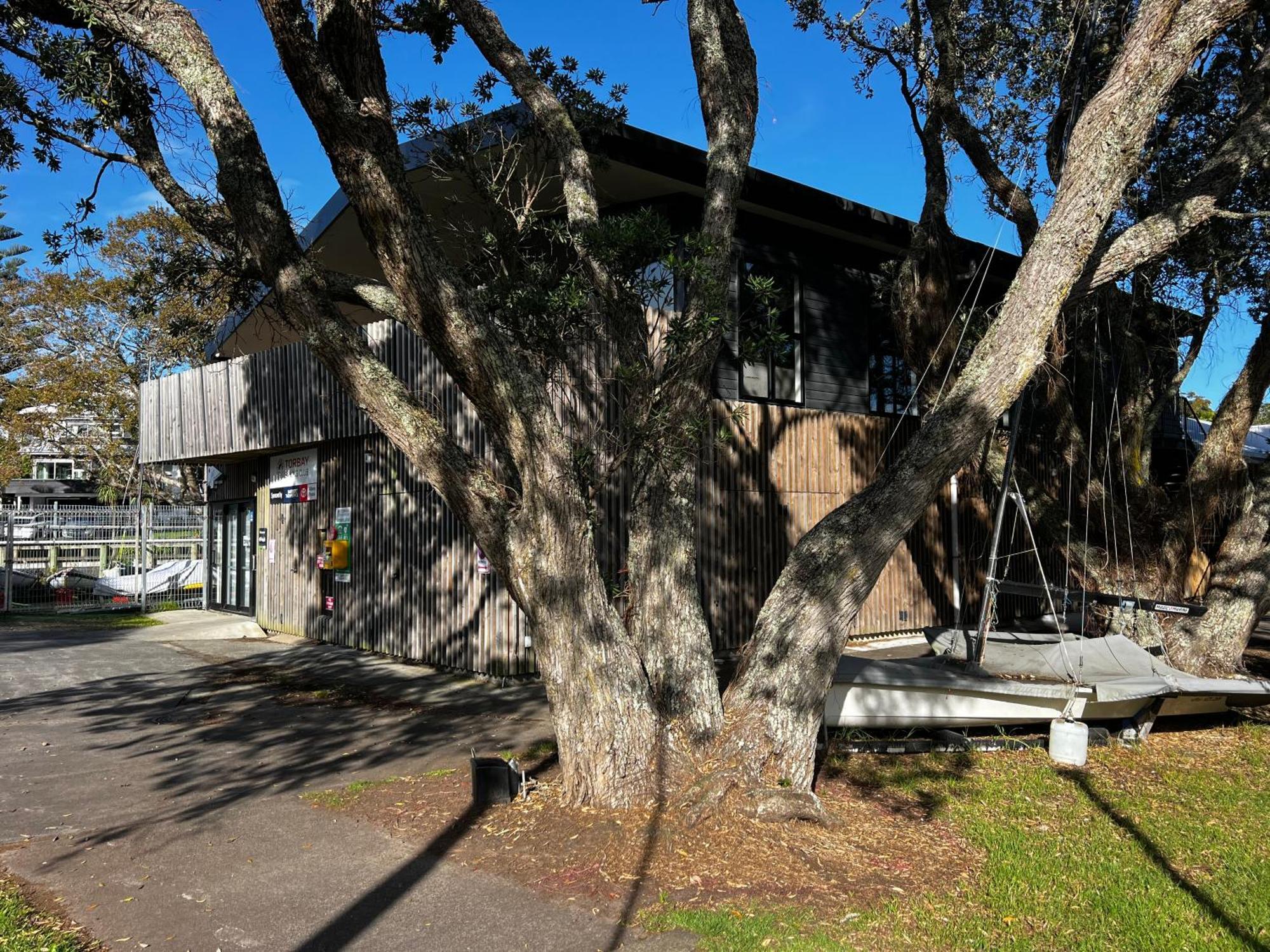 Waiake Apartment