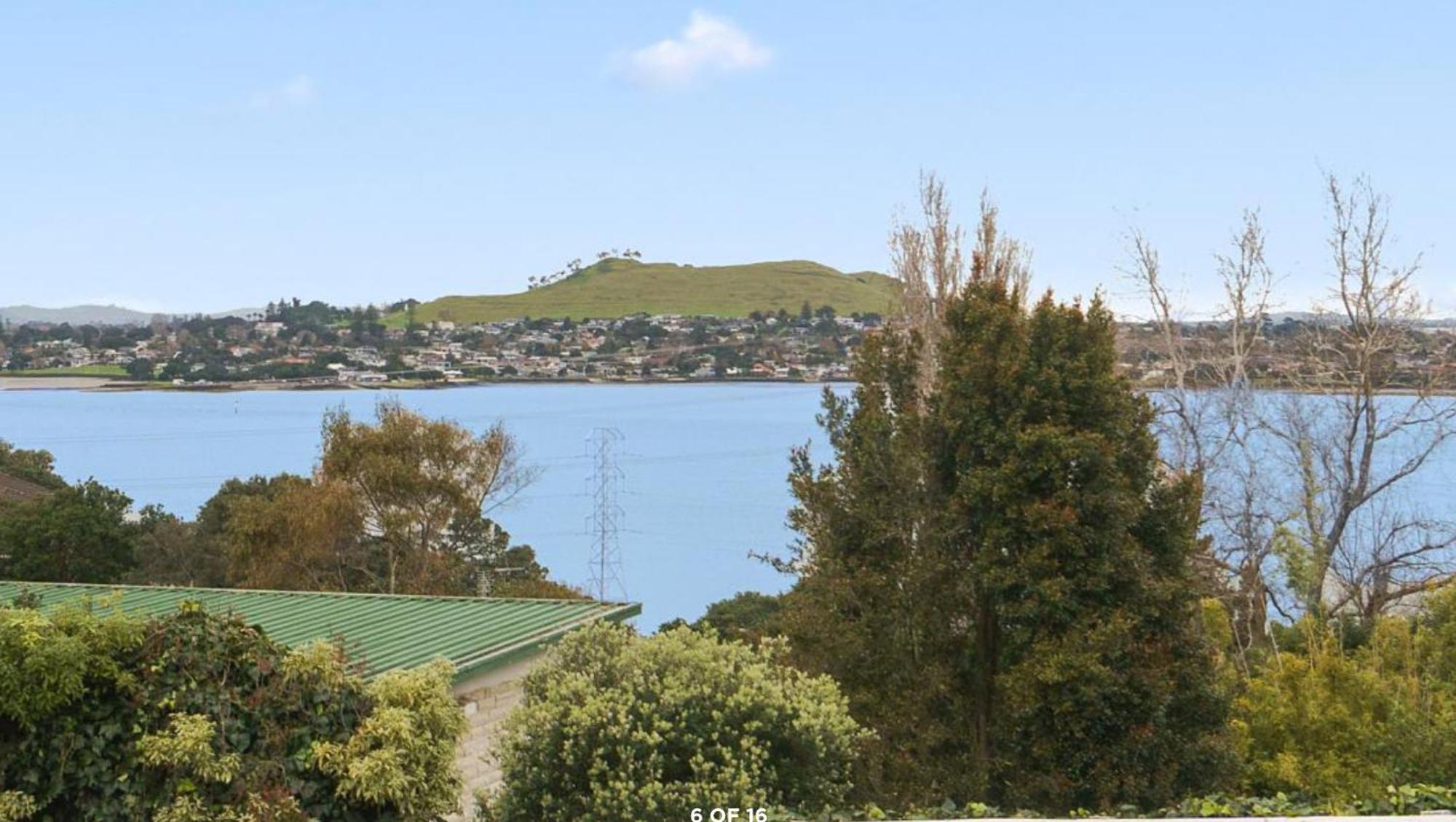 Holiday home Kiwi With A View