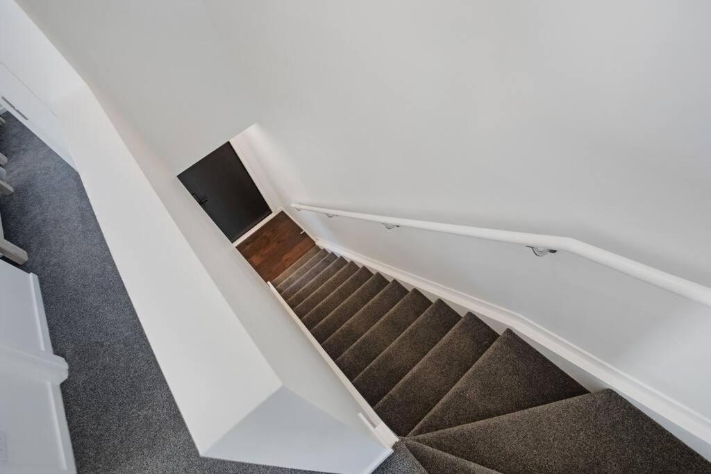 Brand New Family 7km From Airport * Auckland