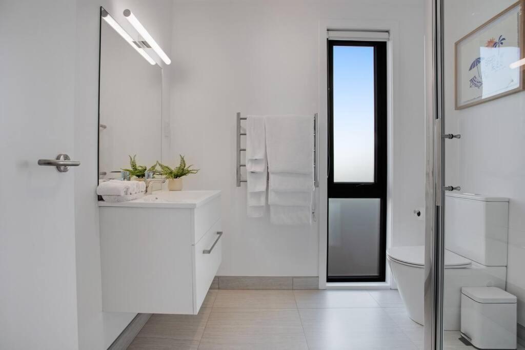 Brand New Family 7km From Airport Holiday home Auckland