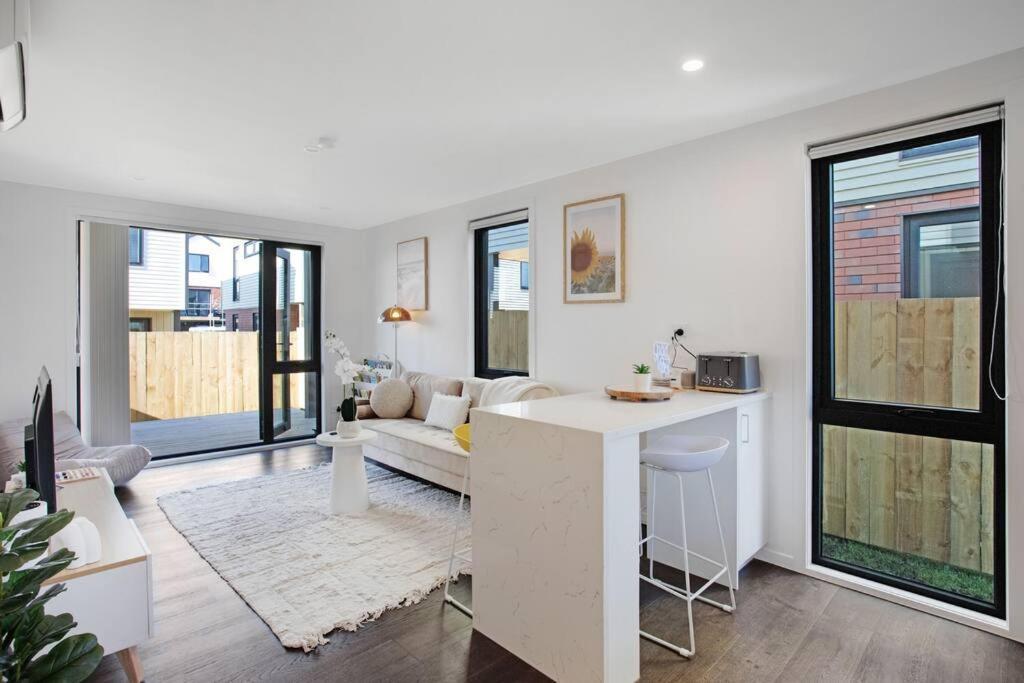 Brand New Family 7km From Airport Auckland
