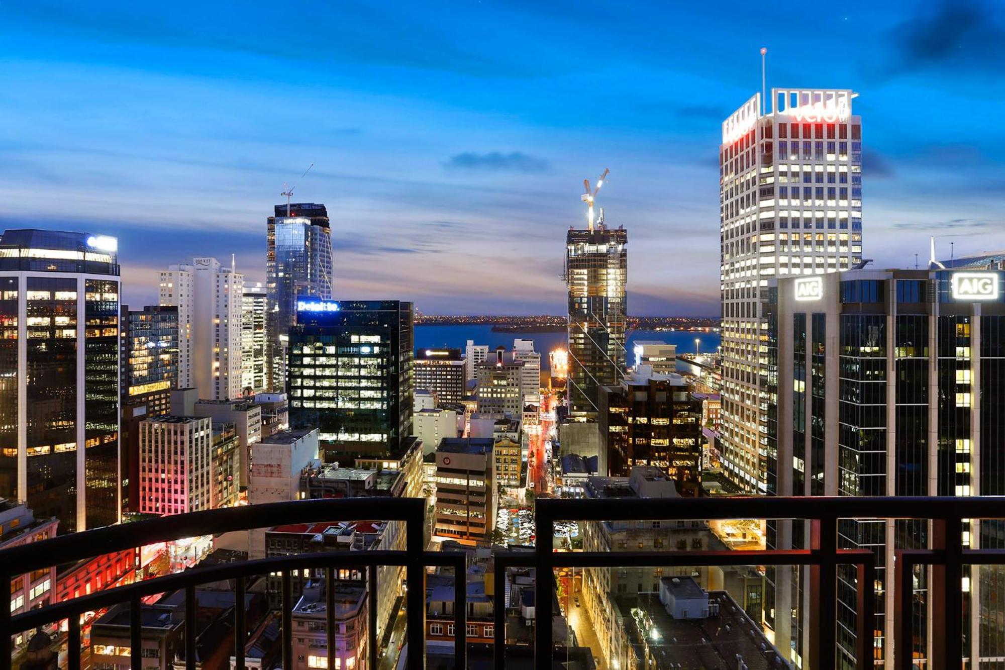 Metropolis By Urban Rest Apartment *