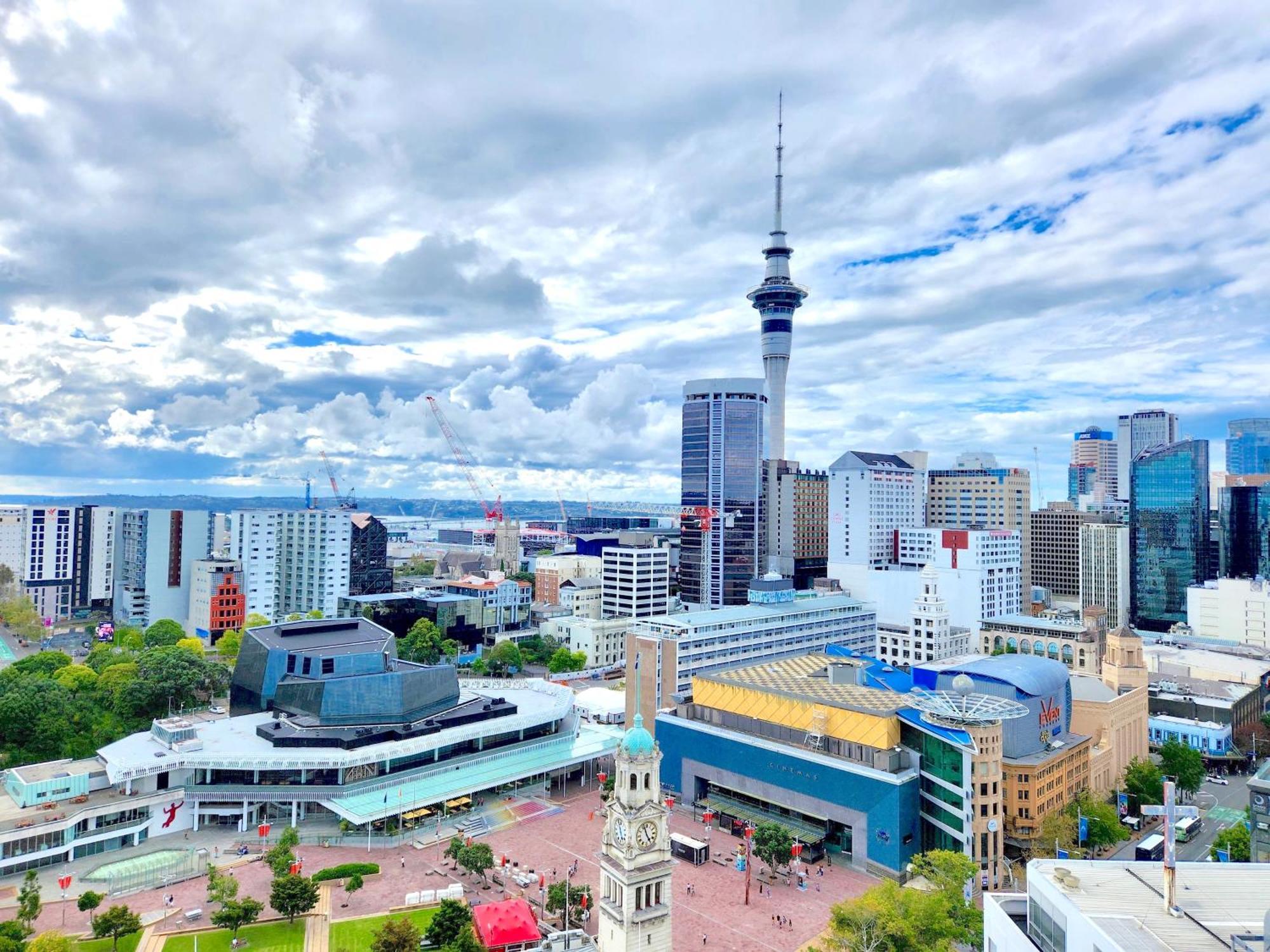 Amazing Skytower View 2 Bedroom 2 Bathroom Apartment Auckland