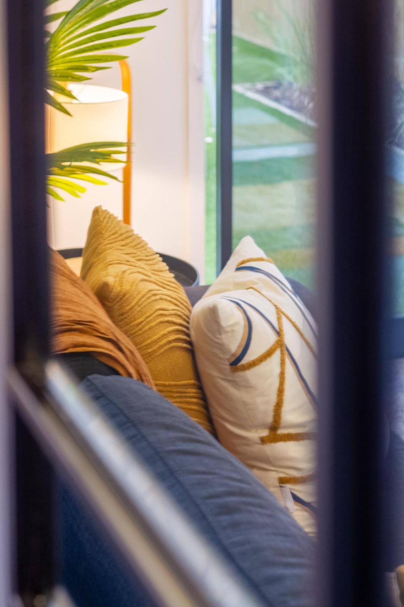 Modern Hideaway: 2-bed Townhouse Auckland
