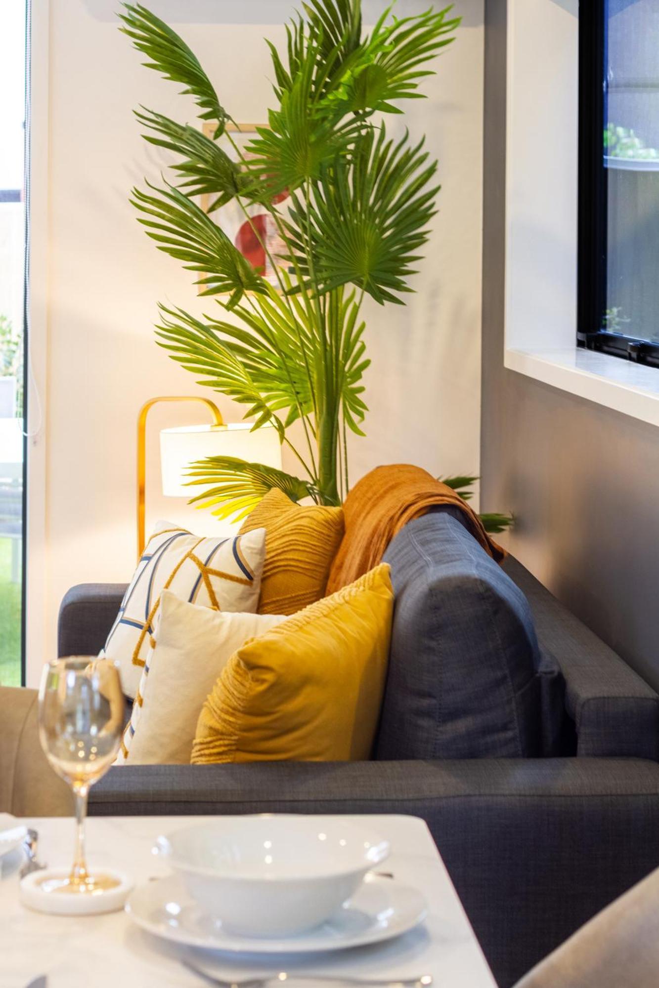 Modern Hideaway: 2-bed Townhouse