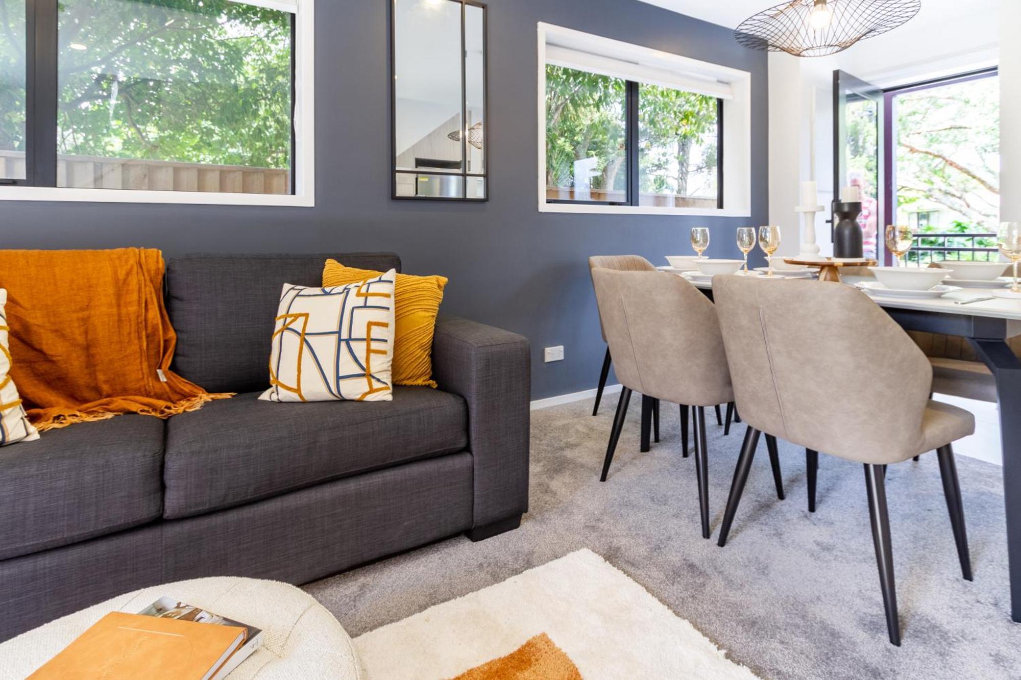 Modern Hideaway: 2-bed Townhouse Apartment Auckland