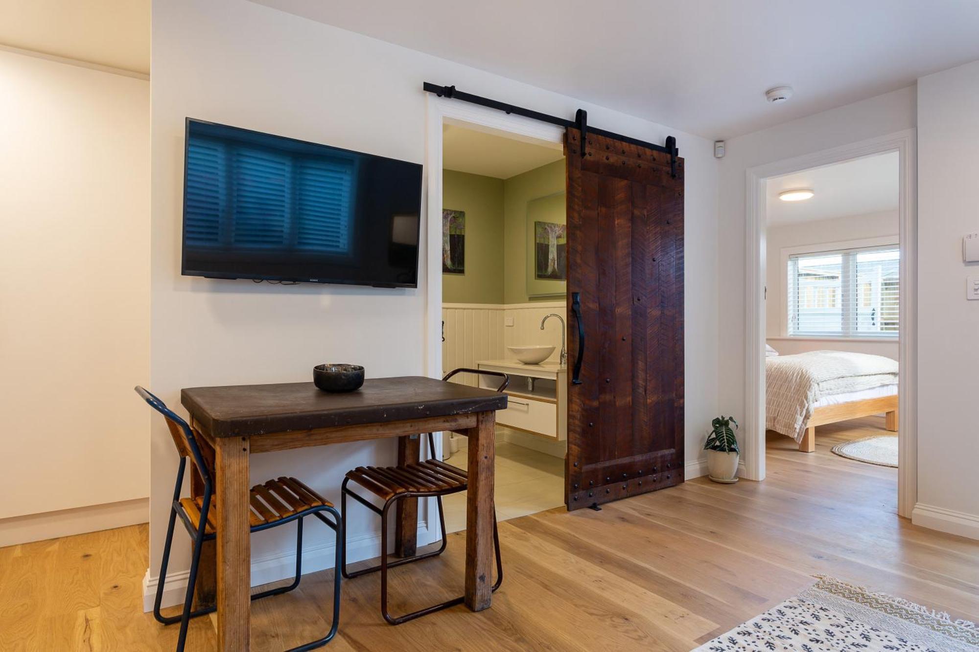 Apartment Stunning Self-contained