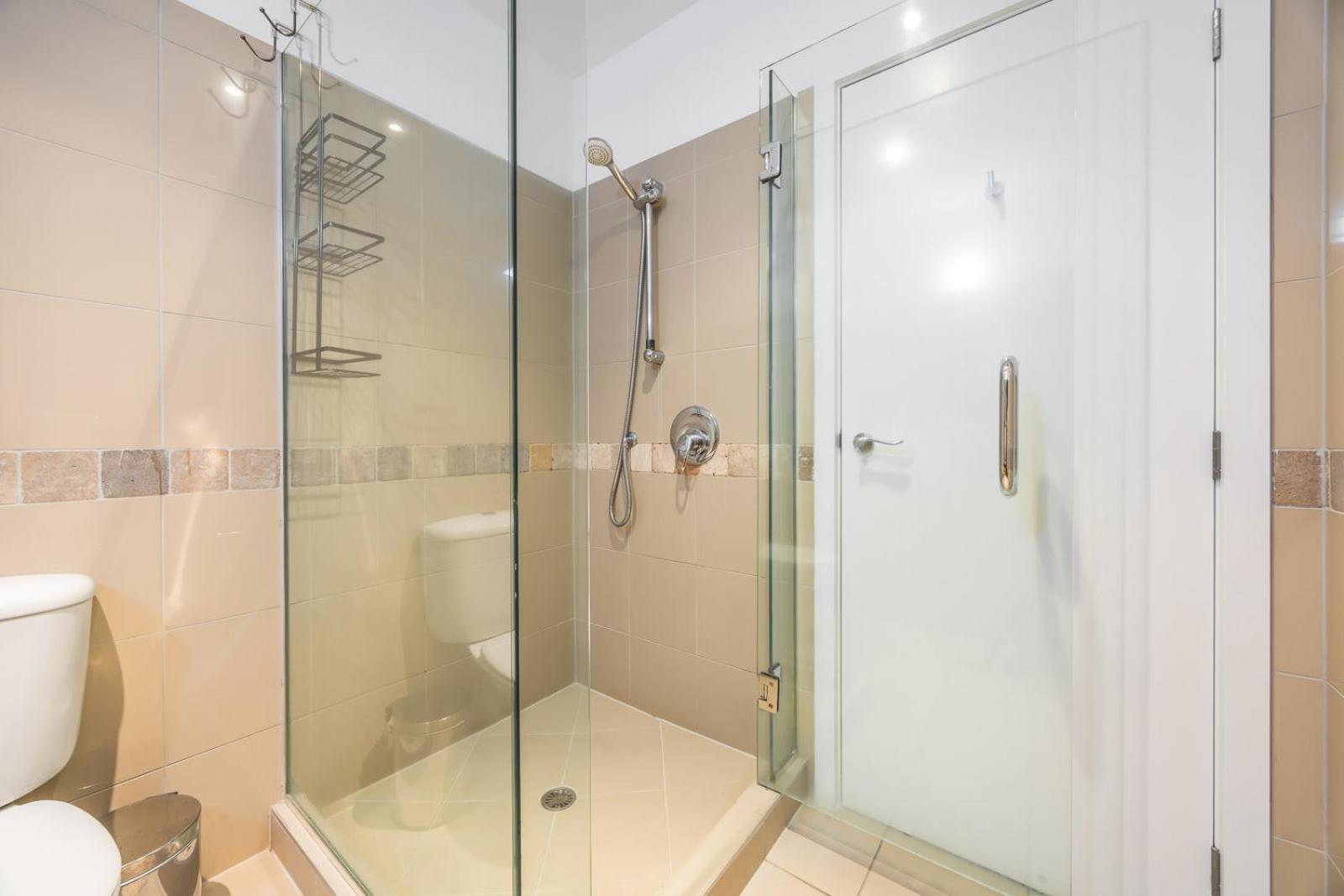 Beautiful Renovated 2 X Bdrm,perfect Location *