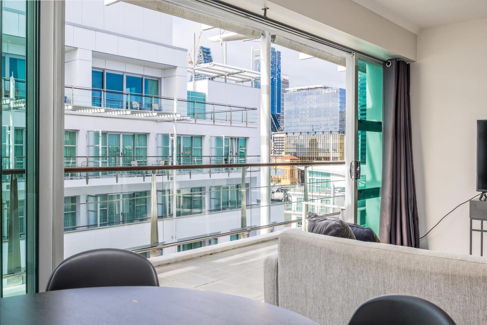 Beautiful Renovated 2 X Bdrm,perfect Location Apartment *