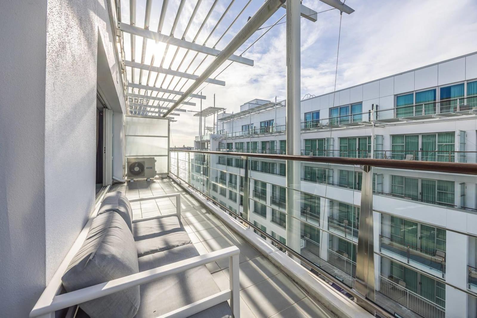 Beautiful Renovated 2 X Bdrm,perfect Location
