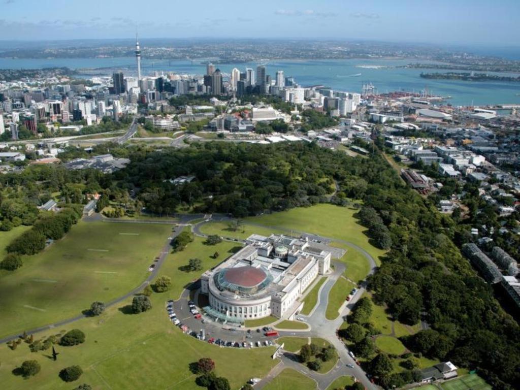 Base * Auckland