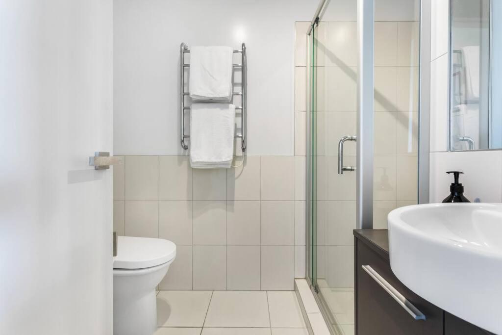 Perfection, Style, 2br, 2ba, 2 Free Carpark 400m To Eden Park Apartment *
