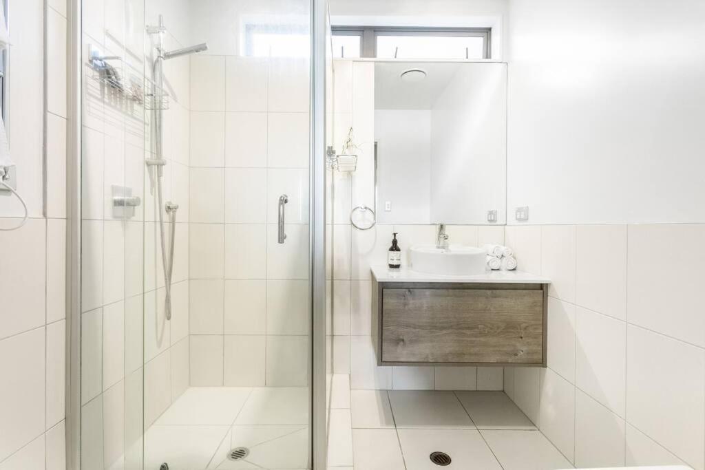 Perfection, Style, 2br, 2ba, 2 Free Carpark 400m To Eden Park Apartment