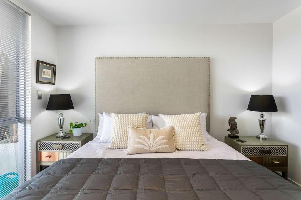 Perfection, Style, 2br, 2ba, 2 Free Carpark 400m To Eden Park