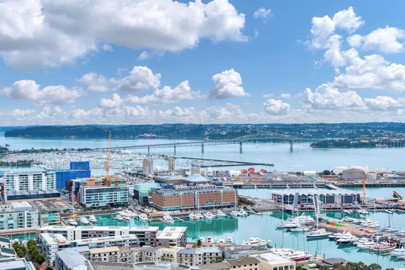 Gorgeous Seaview 2 Bedroom In Cbd Apartment