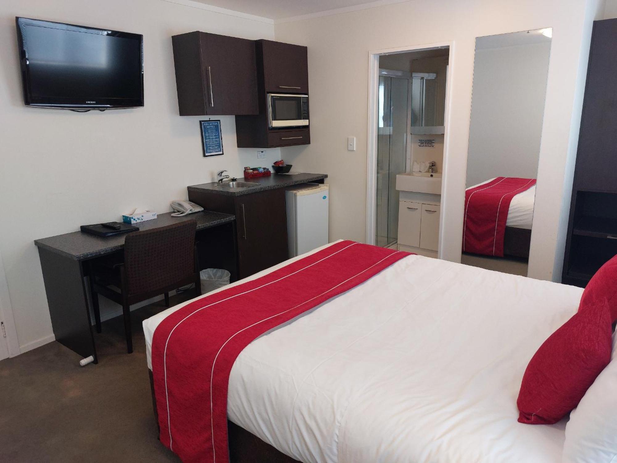 At Eden Park Motel
