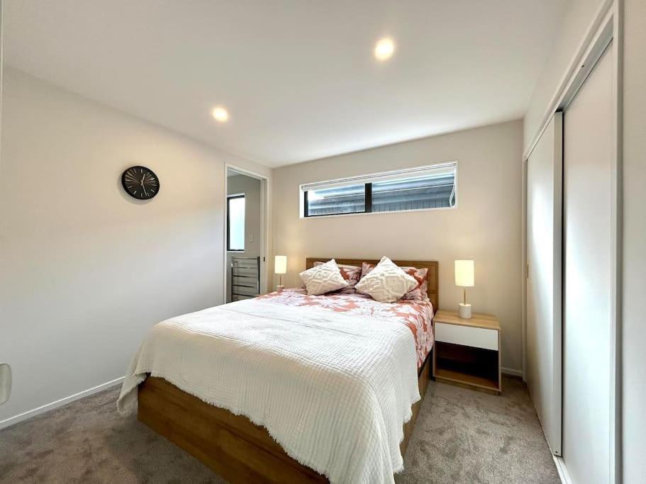 Sparkling New 4beds Family Holiday home Auckland