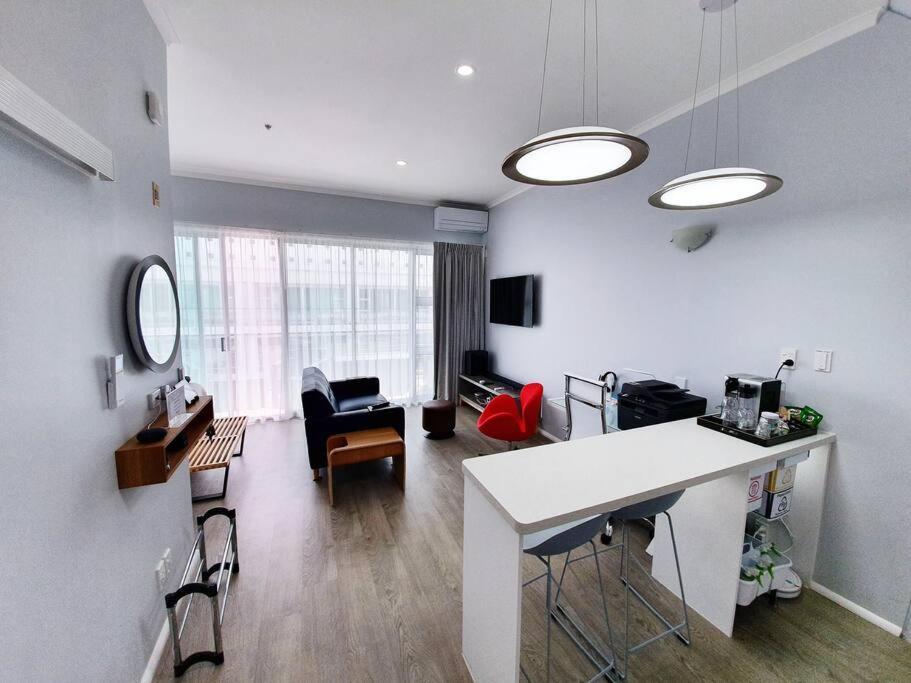 Brand New! Modern Amazing 1bed - Princes Wharf Apartment