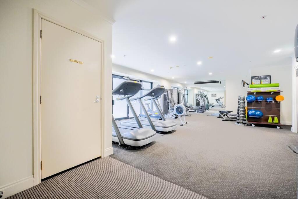 Life One Bedroom In Heart Of Cbd Apartment
