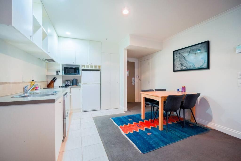 Apartment Life One Bedroom In Heart Of Cbd Auckland