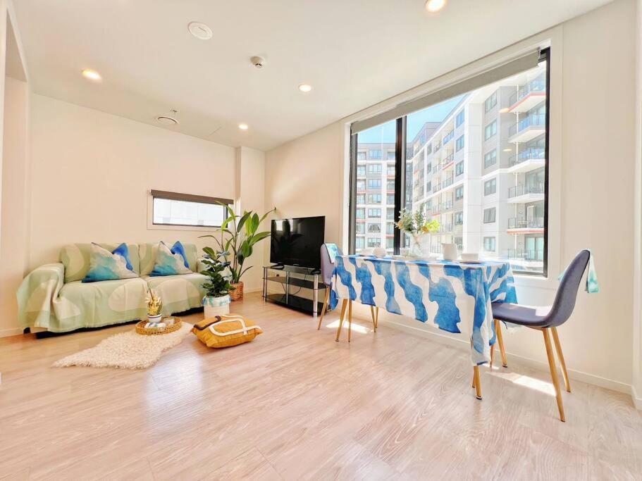 Comfortable Centre With Pool Auckland