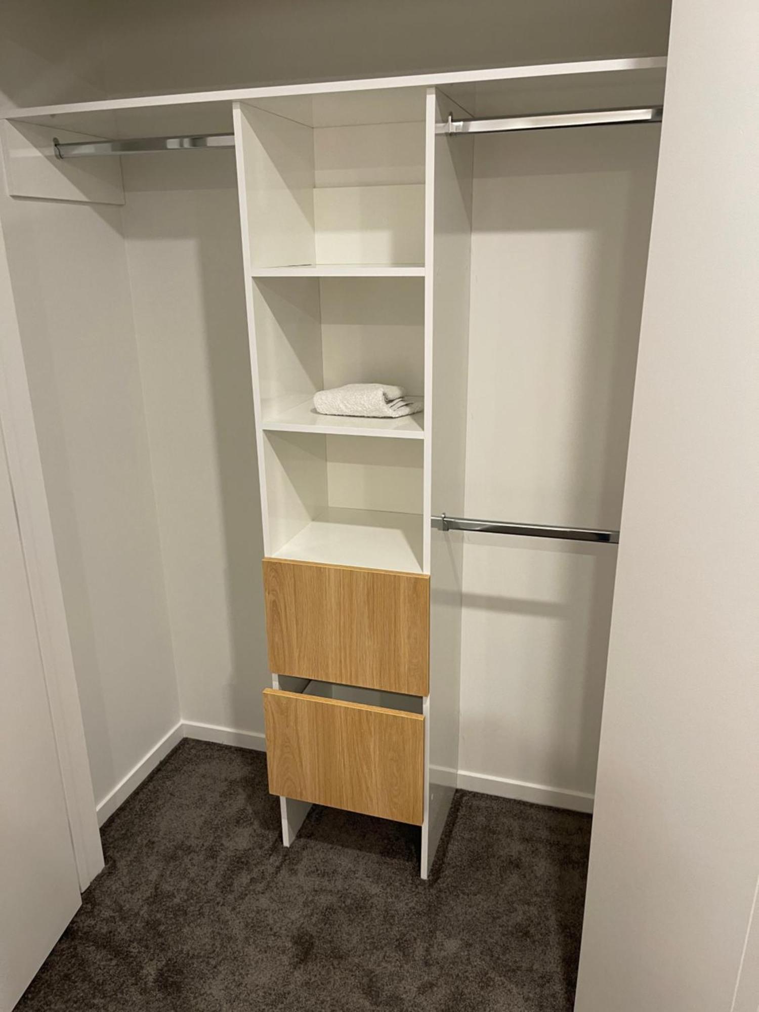 5 Bedroom House At The Heart Of Airport * Auckland