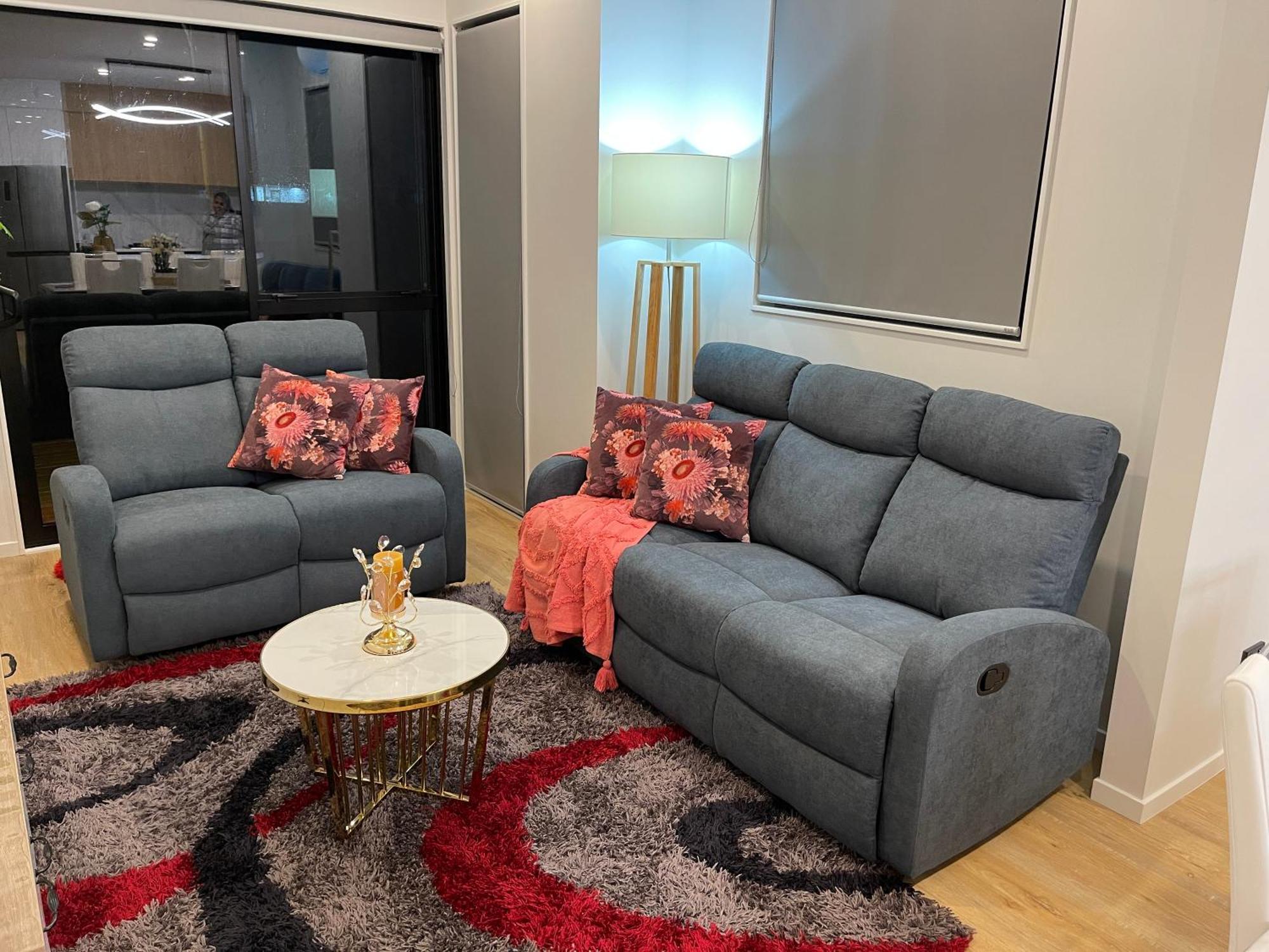 5 Bedroom House At The Heart Of Airport * Auckland