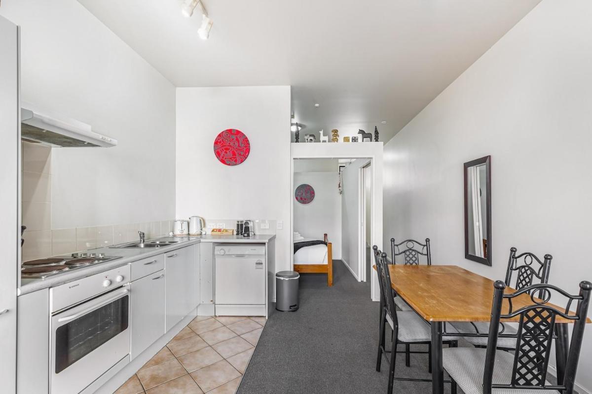 1br Haven With Balcony & Parking Apartment
