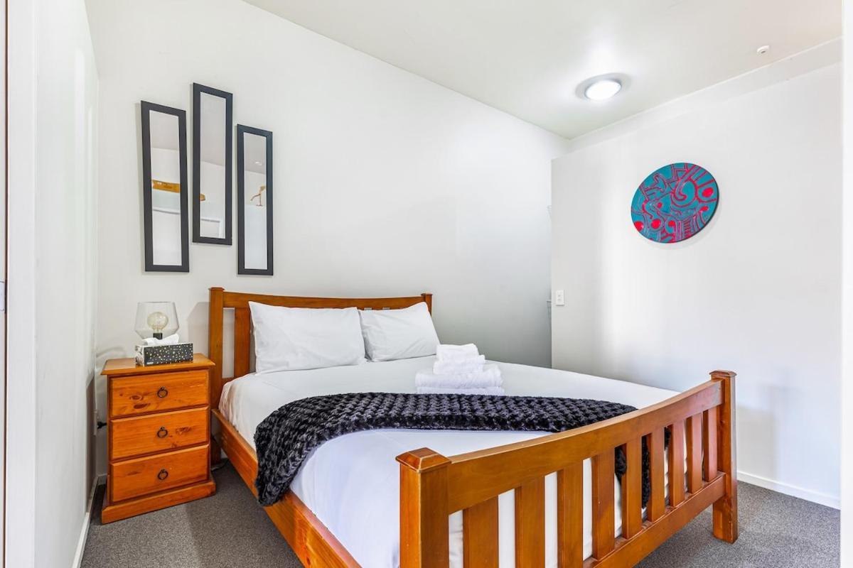 1br Haven With Balcony & Parking *