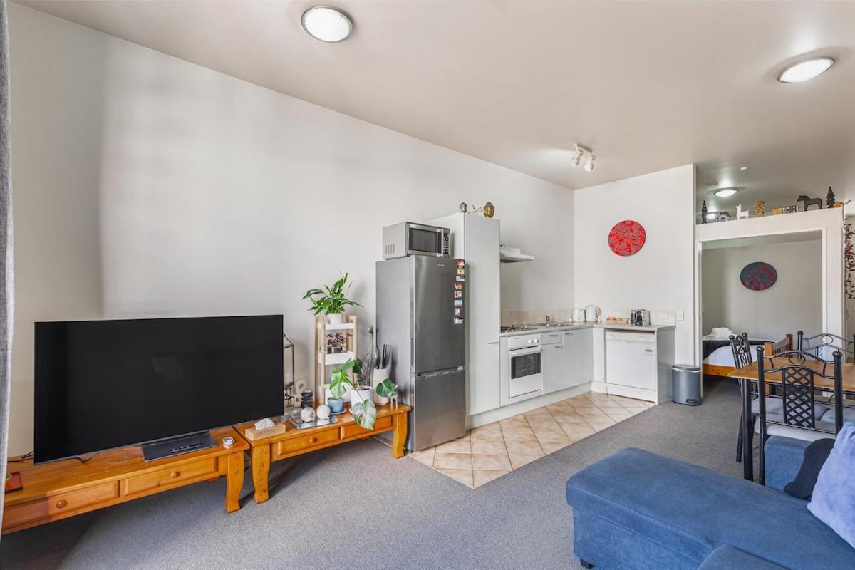 1br Haven With Balcony & Parking Apartment