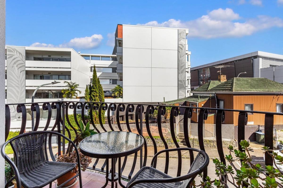Apartment 1br Haven With Balcony & Parking