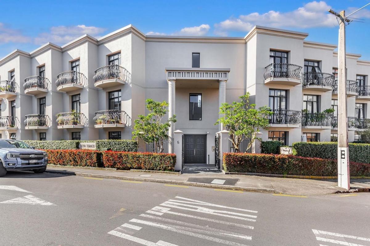 1br Haven With Balcony & Parking