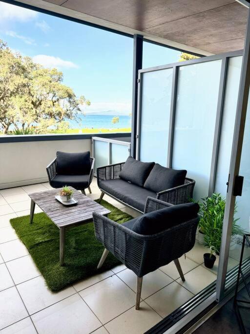 Apartment Front Dream Lifestyle *