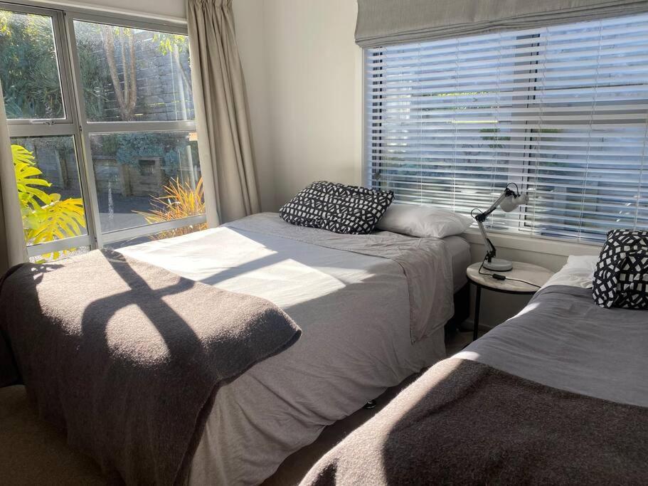 Genuine Value Sunny Quality Townhouse In Trendy City Fringe Location Near The Zoo