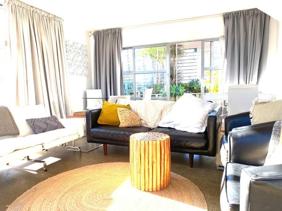 Holiday home Genuine Value Sunny Quality Townhouse In Trendy City Fringe Location Near The Zoo