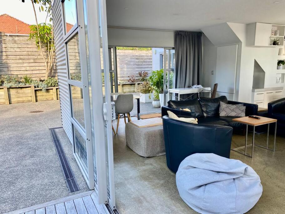 Genuine Value Sunny Quality Townhouse In Trendy City Fringe Location Near The Zoo Holiday home *
