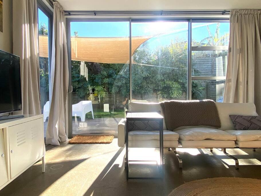 Genuine Value Sunny Quality Townhouse In Trendy City Fringe Location Near The Zoo *