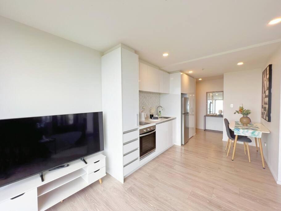 Amazing Sunset View Penthouse Apartment Auckland